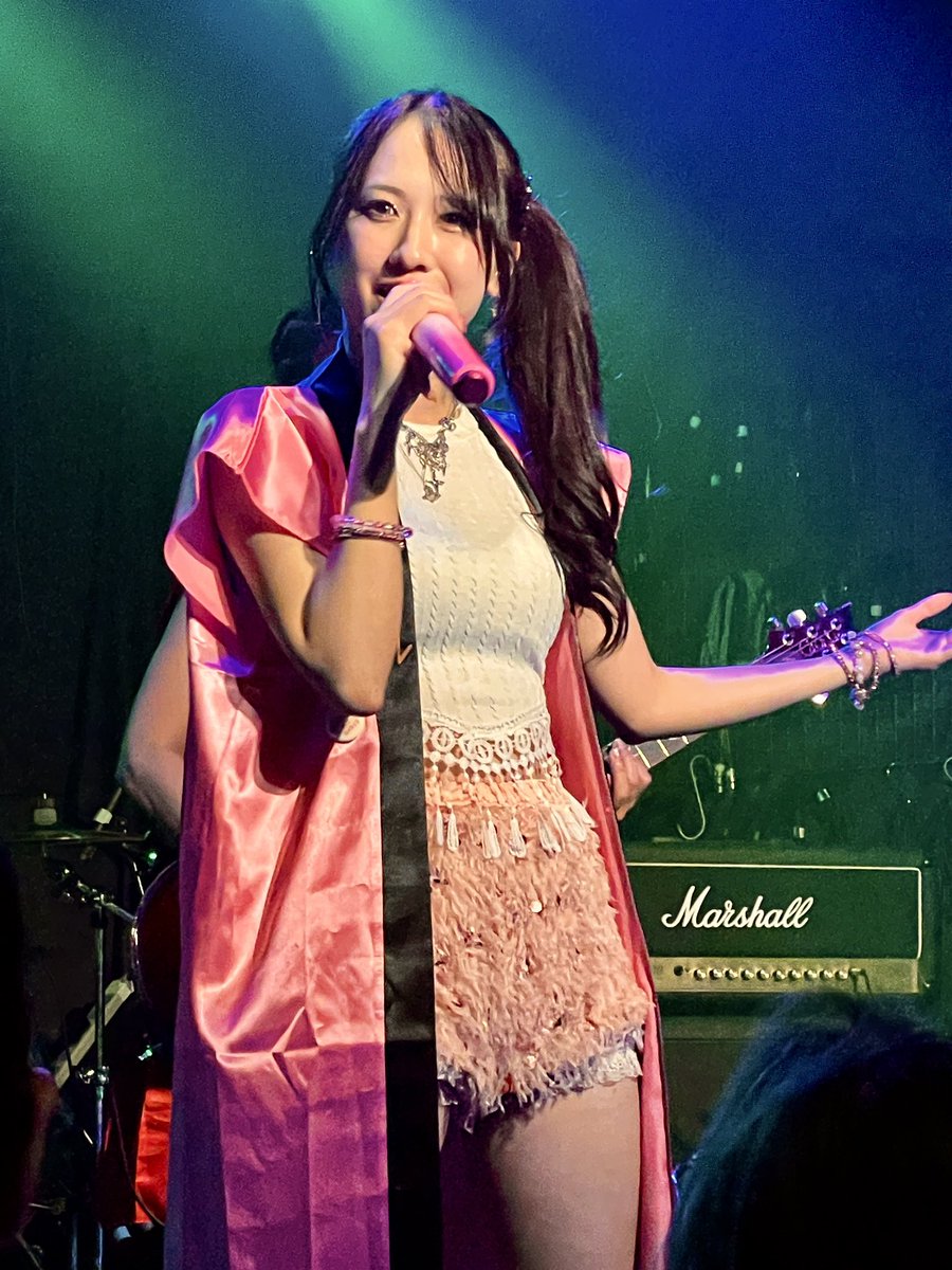mmgncnk's tweet photo. #ナデフェス2026🪭🌸
初めて2DAYS参加できました\(*´ω`*)/
ツアーからのグランドフィナーレでお客さんびっしり！体力も気力もほんとすごいしボーイズガールズも温かい😌これがナデシコさんの人柄と華なんだなと…💞
楽しかった〜も1回見たい☺来年も見たい☺
ﾊﾔﾄﾞﾝいつもお誘いありがとです🥁 https://t.co/WYuXgXTehM