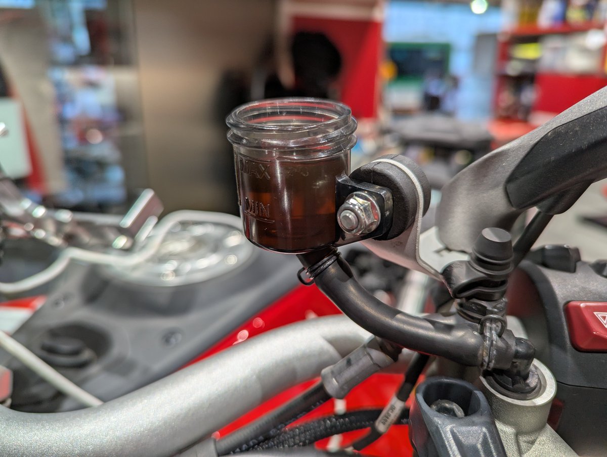 Ducati_Service's tweet photo. 🇮🇹 Multistrada V4S 🇮🇹
車検整備。
整備完了❗️後は検査ラインです。
#ドゥカティ
#DucatiLifestyleTokyo
#Ducati
#ducati
#DLT https://t.co/RiViJTEOhd