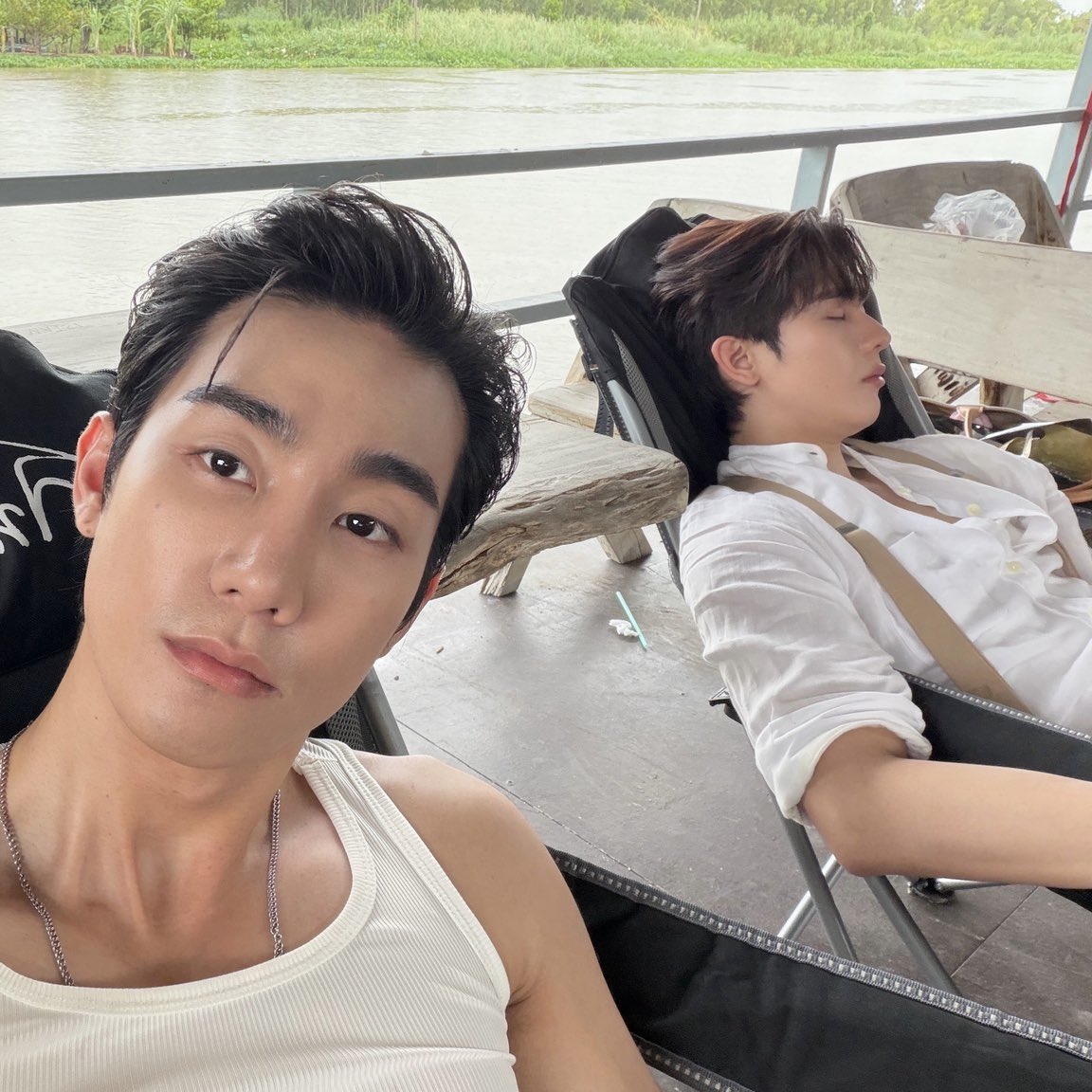 JnieeJn's tweet photo. เมื้อกี้ยังเป็นแมวแง๊ว ๆ อารมณ์ดีอยู่เลย กินเสร็จแล้วก็หลับปุ๋ย นี่เข้าใจฟอสทุกอย่าง ไม่เอ็นดูไงไหวอ่ะ แมวตัวที่ 5 น่ารักขนาดนี้🤏🏻😸 https://t.co/8iQUwE8205
