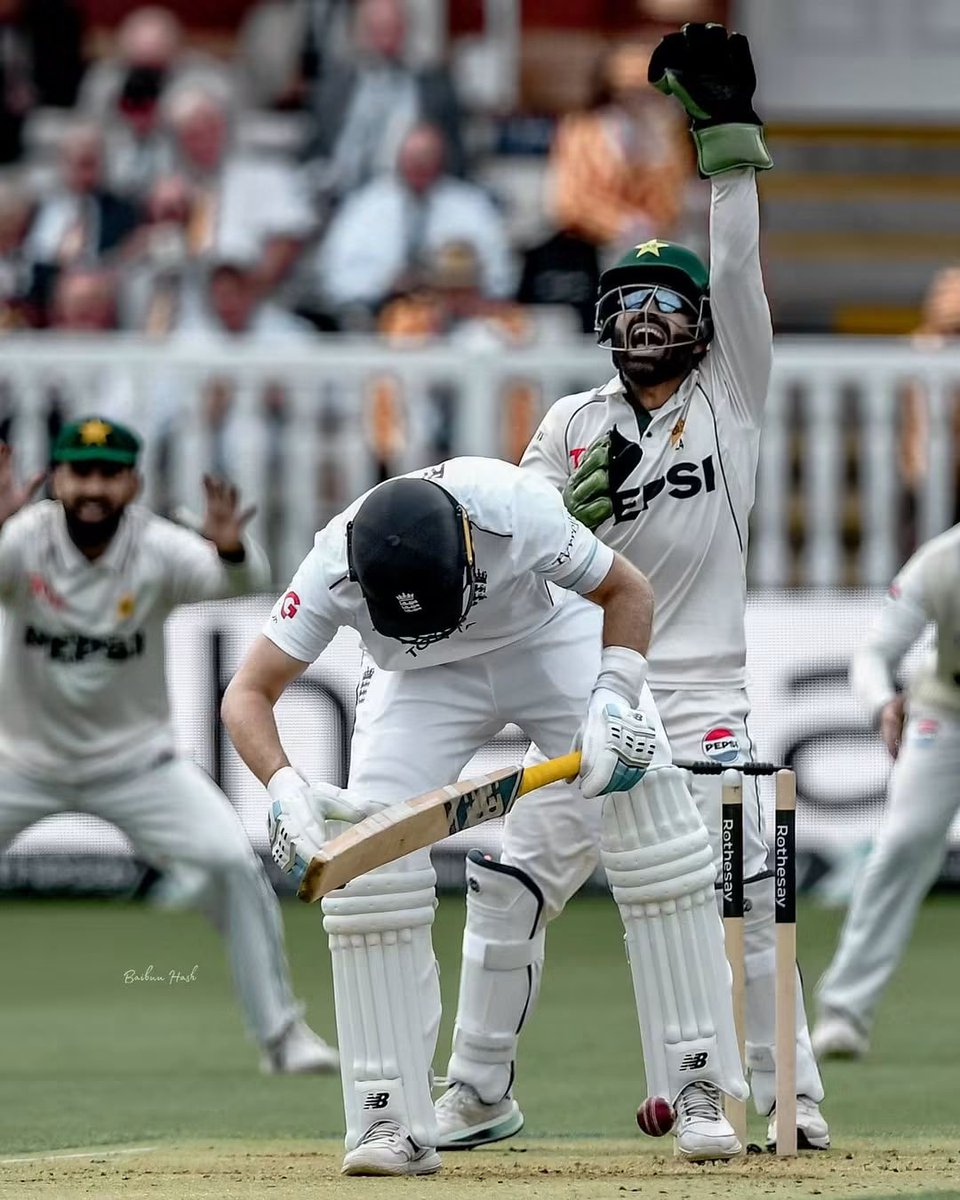 _shaddy49's tweet photo. 5TH DAY KAB START HOGA ? ⏰ #LordsTest 

#PakistanCricket #ENGvPAK #Cricket https://t.co/DB8LrjCJoC