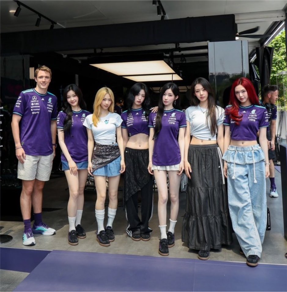 callamdenot's tweet photo. Is Chiquita getting taller ? While wearing the same shoes, It seemed like she becomes tallest already judging by the shoulders because her head is slightly leaning forward too 👀 our girl is still growing 😳 . #CHIQUITA #BABYMONSTER https://t.co/DAaBWgm55x