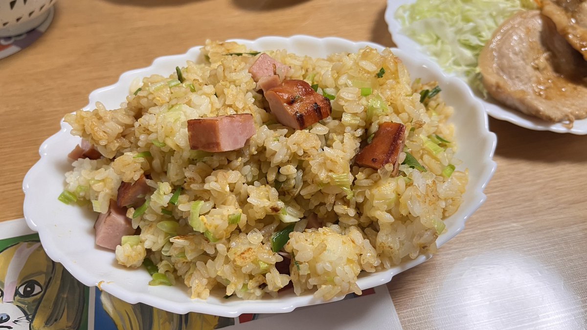 mugiworewo's tweet photo. ぼーっとしながら炒飯作ってて、なーんか多いな…？🤔
って思ったら600gできてた https://t.co/YV23epbXgW