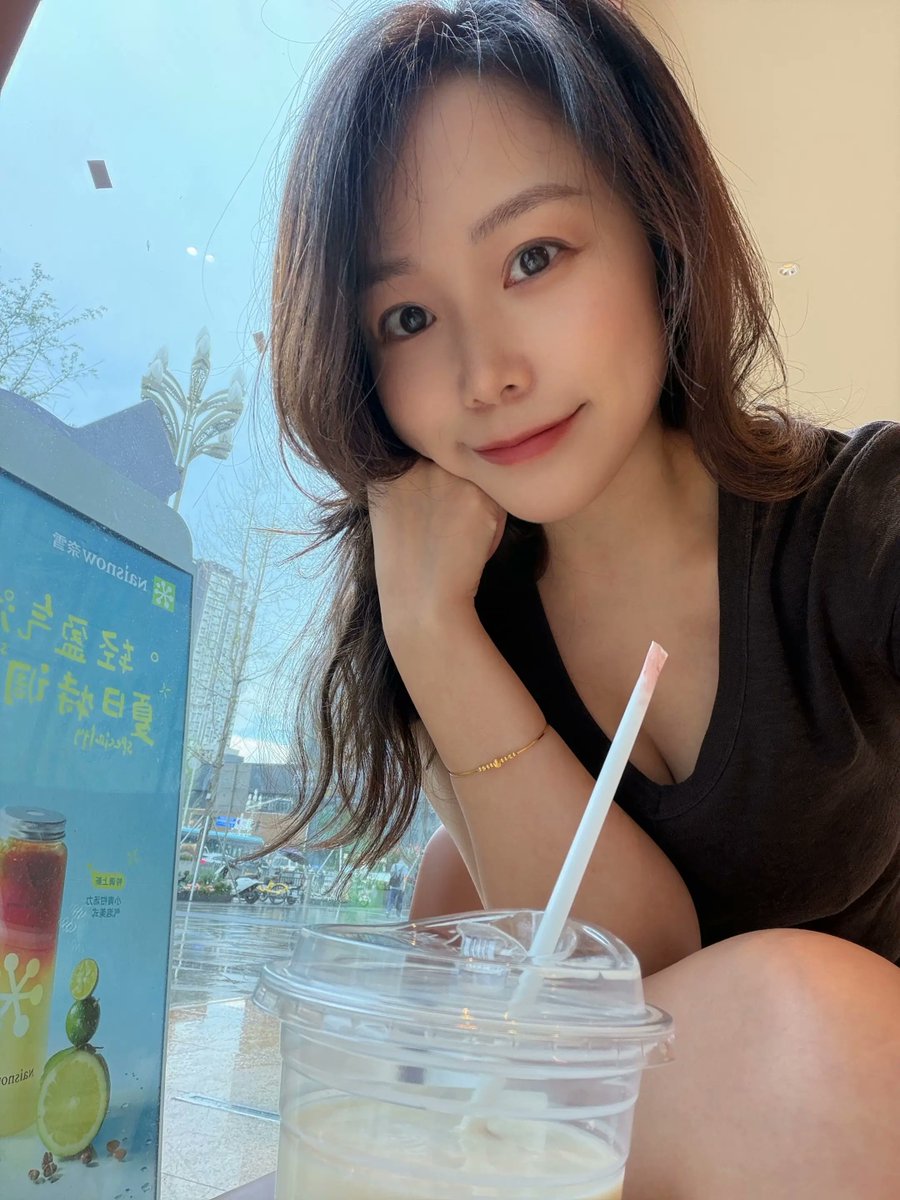 Marcelds13's tweet photo. 第一次上X发露脸照片，会有人喜欢吗？真心希望可以收获大家的善意与欣赏。 https://t.co/HvsceHv7uc