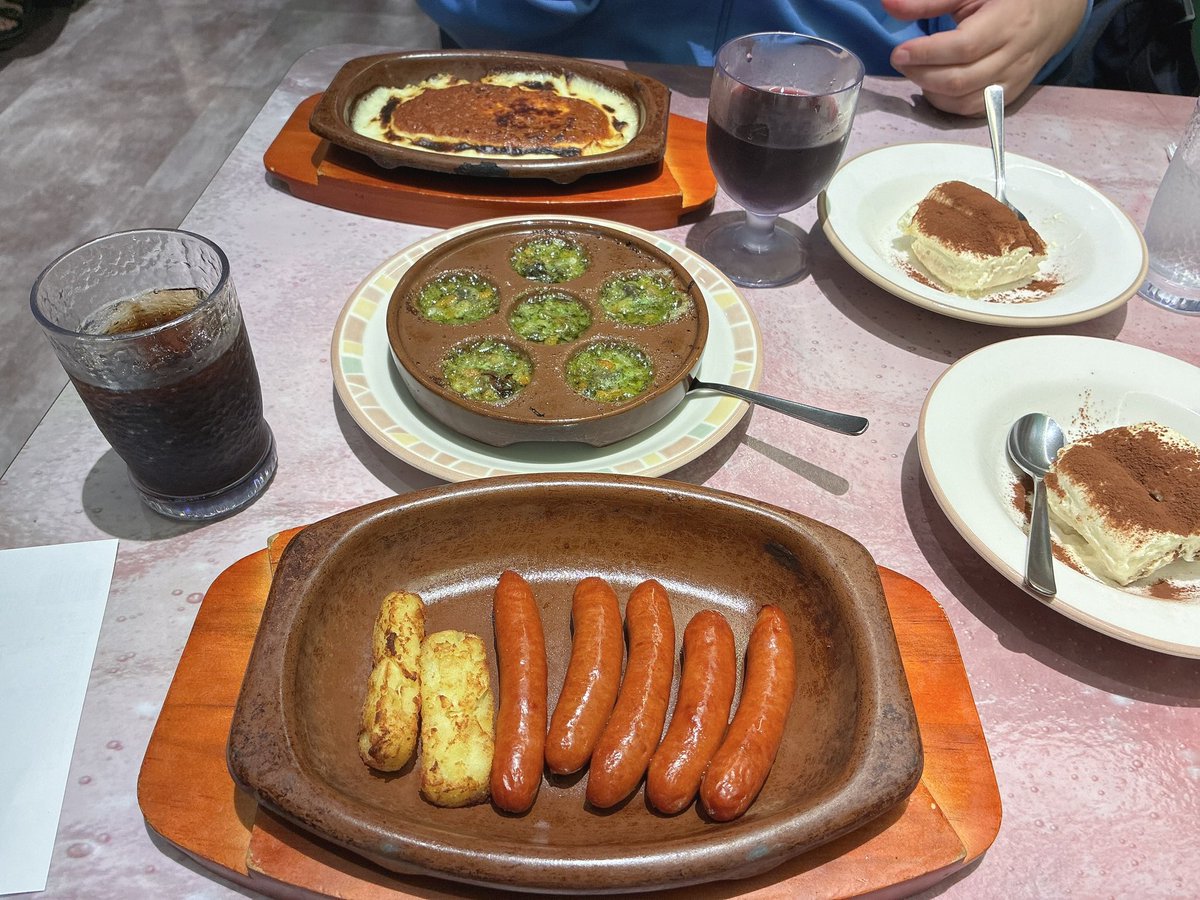 kakeRi0n's tweet photo. #秋田～ランチポケカ3401部

飲酒アンチがヤニねこにハマって3401注文した結果、「酒うめー！」しか言わないテンプレ酔っ払いが出来上がりました。 
飲酒ポケカダメ。ゼッタイ。
俺もサイゼで3301と3401キメてえなあ！ https://t.co/960MU85U83