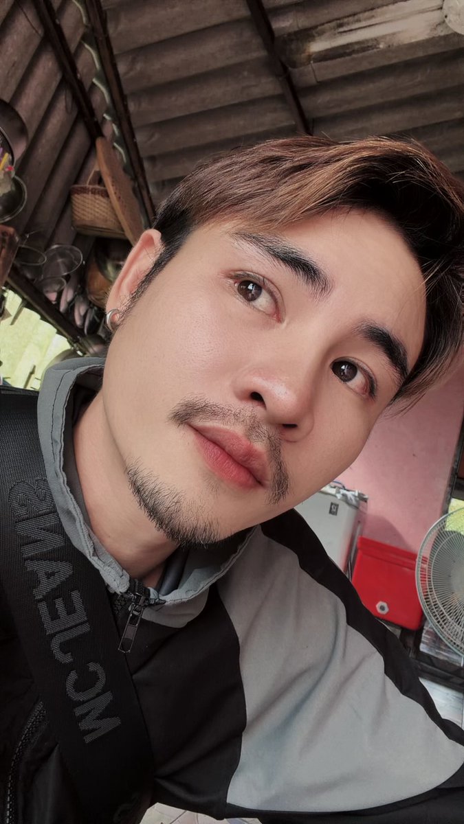 Adithep04RTG's tweet photo. โถว รักเราไม่เท่ากันจริงๆ💔 #แหลมฉบัง #ชลบุรี https://t.co/gjQTmrHf7j