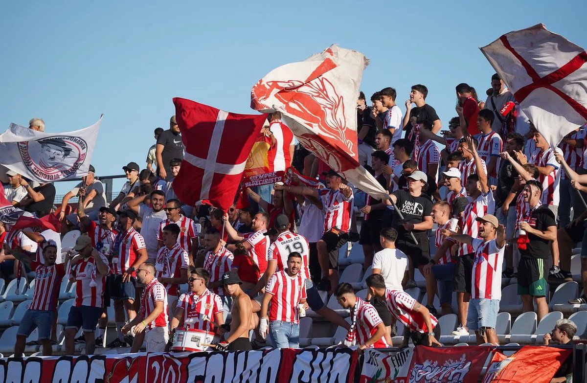 GradaACFondoSur's tweet photo. Primer partido de liga en casa y estreno de la nueva pancarta.
Algeciras cf - Cartagena " https://t.co/jTJ1u89VMK