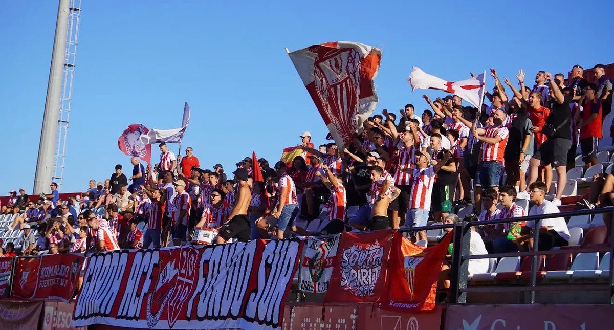 GradaACFondoSur's tweet photo. Primer partido de liga en casa y estreno de la nueva pancarta.
Algeciras cf - Cartagena " https://t.co/jTJ1u89VMK