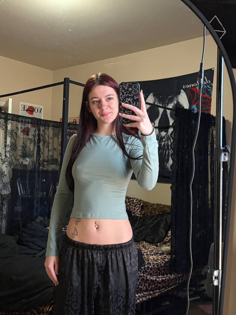 sweetmaevey's tweet photo. “you attract what you fear” damn a lap for me to sit on? fucking terrifying https://t.co/6zJTYm9zFd