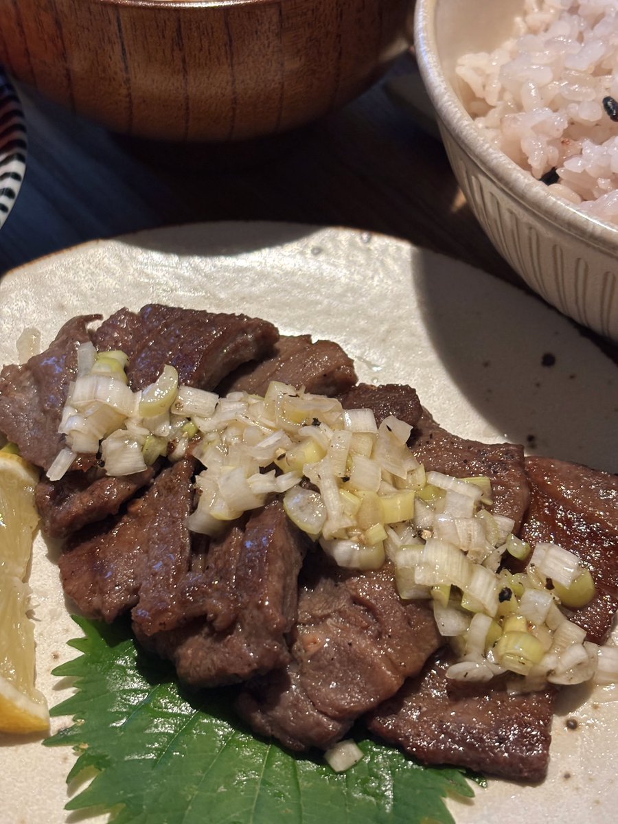 ii_____27's tweet photo. スーパーに寄ったら牛タンがとても安かったラッキーDAY https://t.co/Jkm79YJaSj