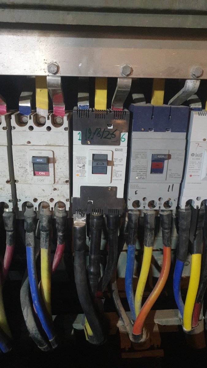 jaber56565's tweet photo. @SaudiEnergy امس قلتو بنحل مشكله توصلو معي مازال نفس مشكله  وقفلو بلاغ لم تنحل مشكله وانا لين الحين منتظر اي رد والكهرباء من امس كل شوي تتقفل وترجع القاطع مالقو له حل طيب انا ابي حل منكم https://t.co/KNTUWxpdwj