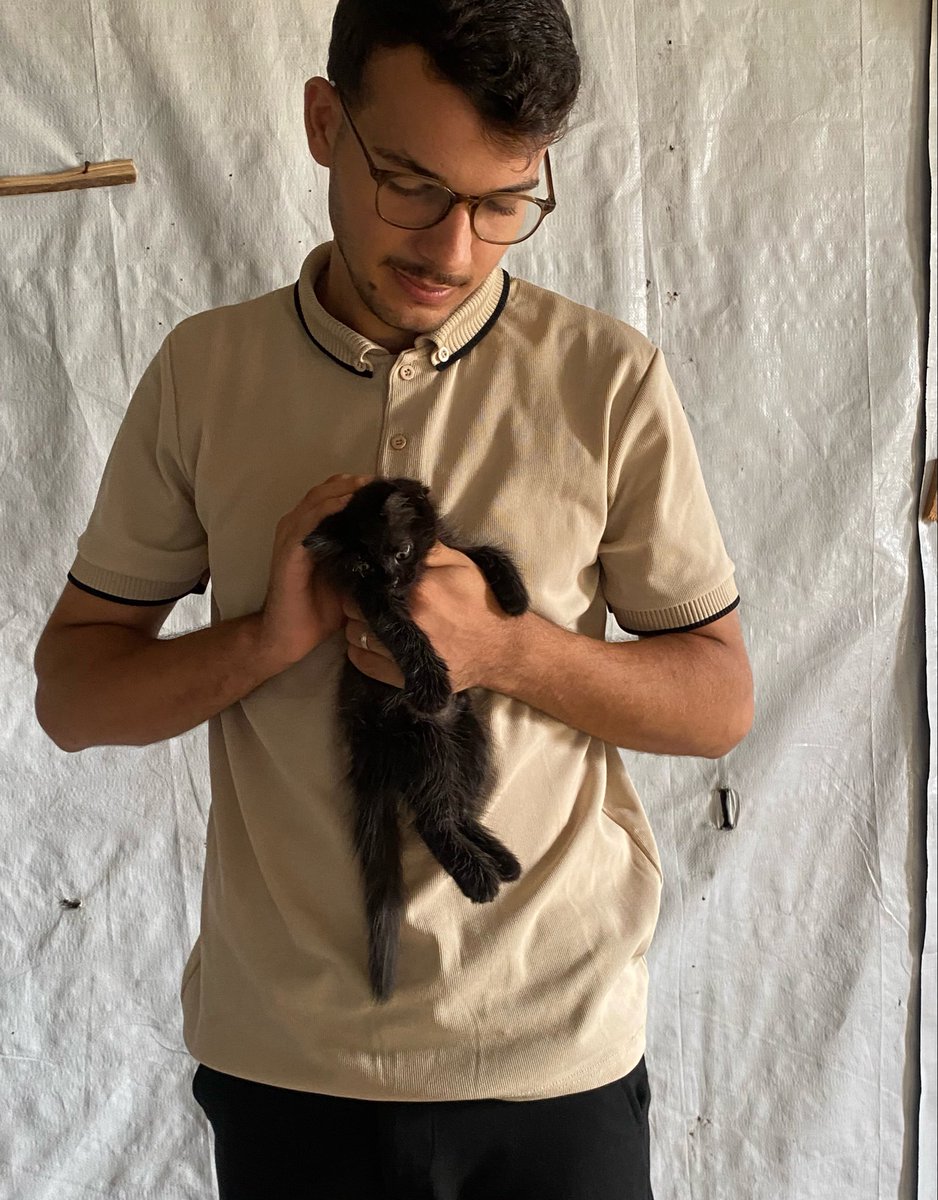 MoAljbour03's tweet photo. Days without donations… I’m without treatment for my kidney disease, and my little Leo is miserable from hunger. 💔

Is it because I’m from GAZA that my voice no longer reaches anyone???? because my account is RESTRICTED??

Please… don’t scroll past us. Even $1 can make a difference. 🙏💔