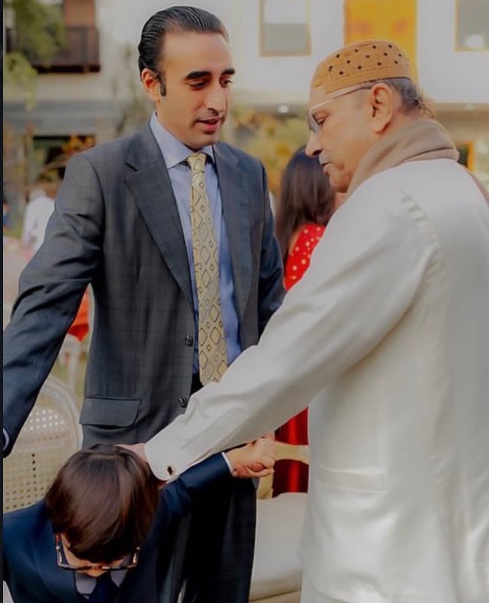 NEWS_BILAWAL's tweet photo. ہمارے چیئرمین صاحب شادی کر رہے ہیں، یہ تو خوشی کی بات ہے، بھٹو خاندان کے لیے بھی اور ہم سب کے لیے بھی۔ ❤️

@BBhuttoZardari 
@BakhtawarBZ 
@AseefaBZ https://t.co/0usbVKQmgk