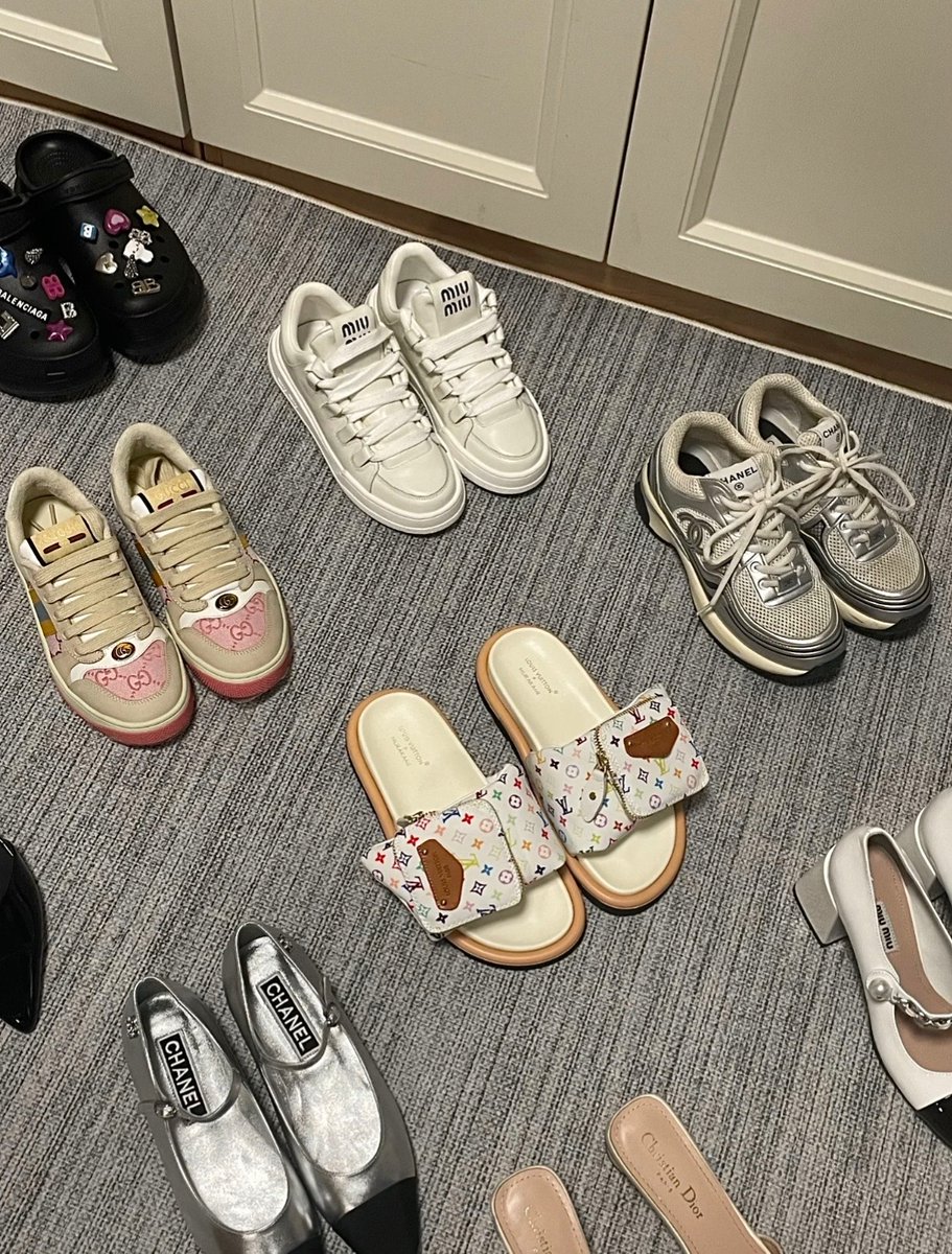 Hermelindald6d's tweet photo. 心の底から溢れる徒労感に飲み込まれそうな夜は、ただただ静かに自分の内面と向き合うことが唯一の救いのように感じられてしまう https://t.co/zj0SPRnCkE