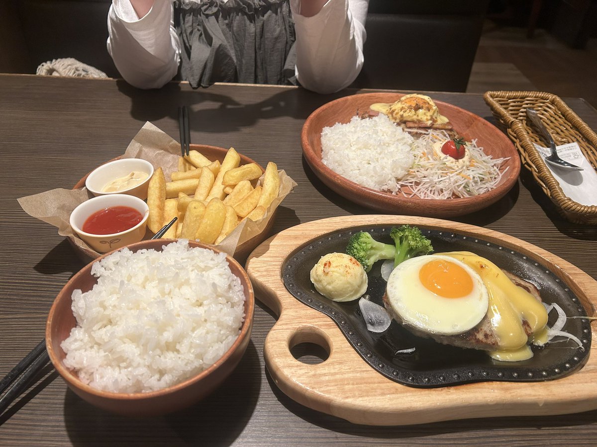 RNA1211's tweet photo. ハンバーグ🥷 https://t.co/Eu5K80Bywn