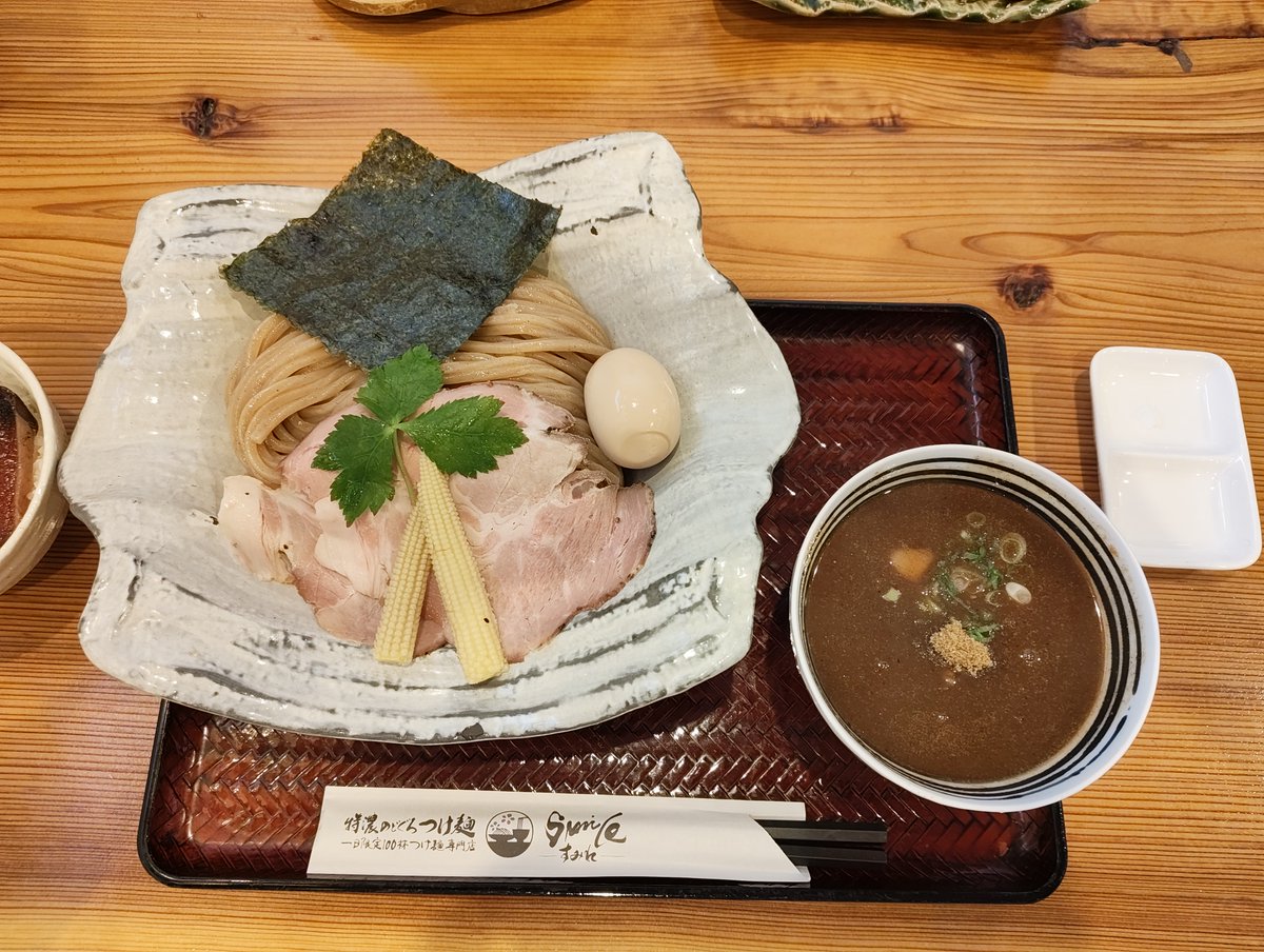 nnhoooooo's tweet photo. ンホォオオ、齢30にして人生で一番行きたかった麺を食べに行けました。
三重県松阪市
特濃のどぐろつけ麺smile　のどぐろつけ麺
東京のイベントで食べてからずっと忘れられなかった。
香り高い大麦麺に固形レベルのドロドロ魚介スープ、あまりにもうますぎる https://t.co/WPM3Yj3F87