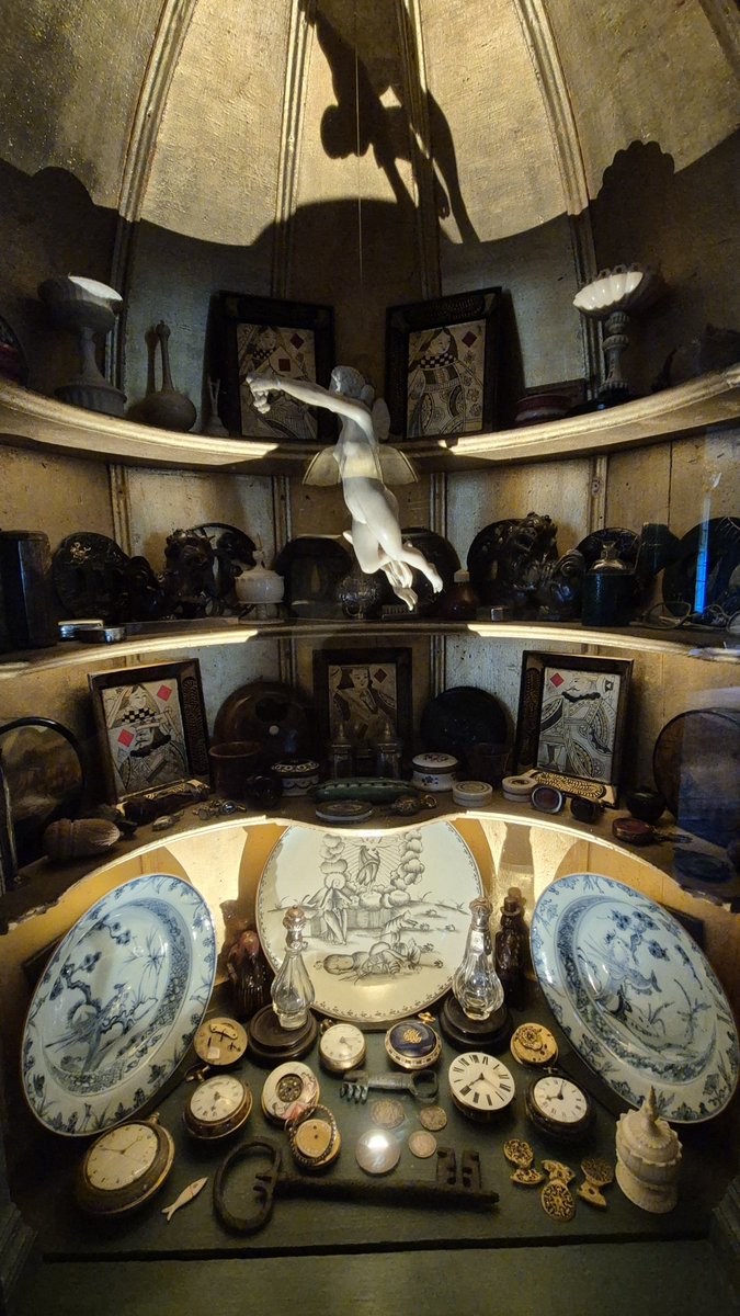 BooksnMagic's tweet photo. Snowshill Manor. Mad collector and cosplayer Charles Paget Wade filled a manor house with his collection and lived himself in a cottage next door. https://t.co/7txftobBTO