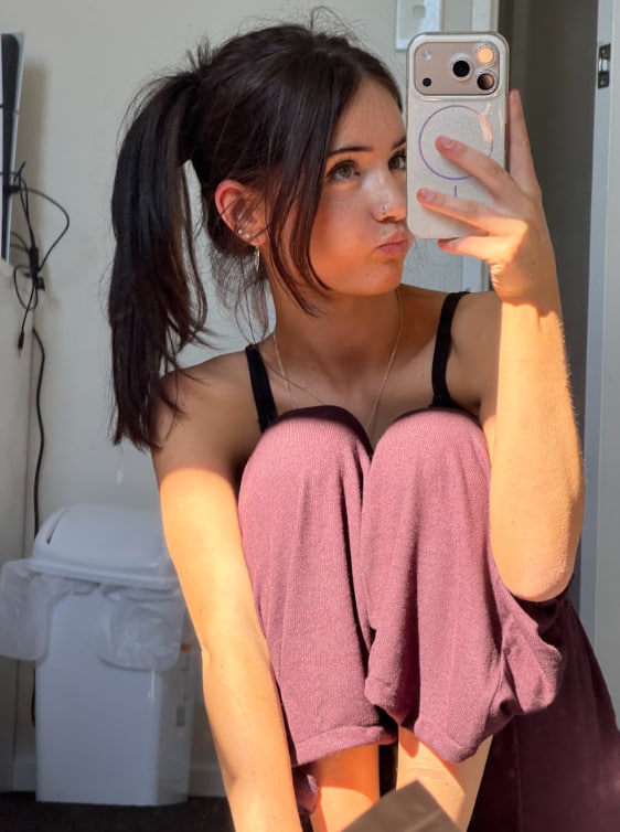 anna_lopez09's tweet photo. i love hands, arms &amp; biceps yummy https://t.co/BzzbGMWkmv