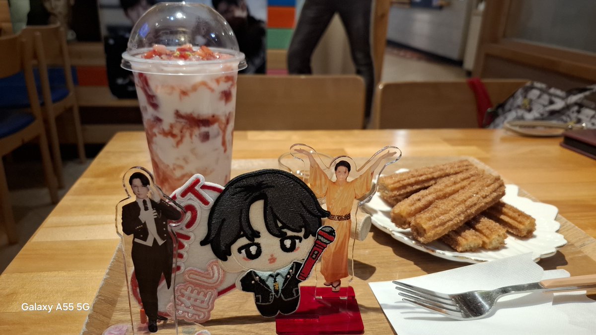 Kei05_Ymst_h08's tweet photo. 施術に行ってきました😊ありがとうございます。東京に引越ししてきたい。そしらいっぱい逢えるのに。そした友達と新大久保に行ってきた。推しぬい作ってきた。お店の人と友達と写真見ながら相談して作ったけど似てるかな似てるよね。山下サンバと初のお出かけ🥰3日は寒い秋田に連れて帰るぞ https://t.co/UE9WUQ0PV0