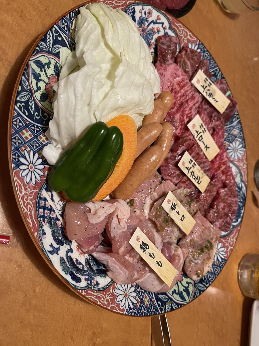 fuzzftm's tweet photo. 29日の誕生日、妹家族も集まって家族総出で焼肉。美味かった😌 https://t.co/gQJYqjqylC