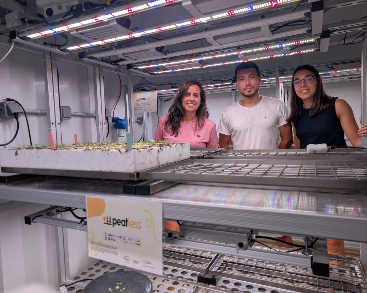 CITAAragon's tweet photo. 🌱 La semana pasada recibimos la visita de la empresa CESENS®, expertos en sistemas de monitorización de clima, suelo y riego, para la puesta en marcha de sistemas de pesaje monitorizado en nuestras instalaciones, en el marco del proyecto #PEATLESS https://t.co/EG6G9Fpnba
