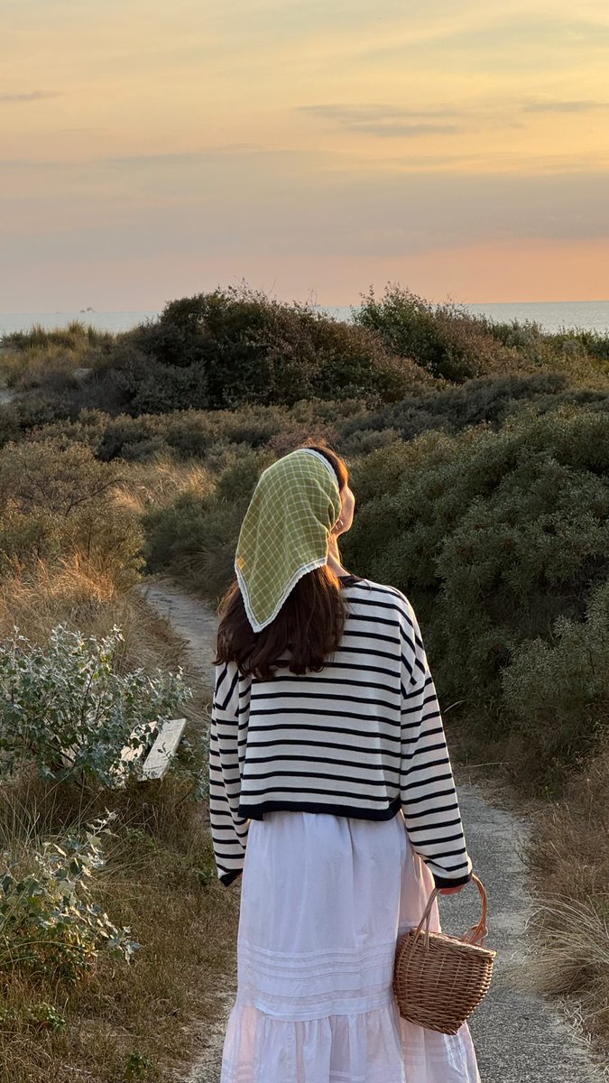 asyabelor's tweet photo. #aromanticizeyourlife #photodumpcaptions #whimsicalaesthetic wholesome weekend with me in the Dutch countryside: slowing down, creating, reconnecting with nature &amp; romanticising the little things https://t.co/Xgs4KT0L8s