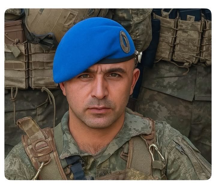 gelinciklerimiz's tweet photo. Şehit Kani Obi

"Beni her yerde paylaşın" diye vasiyet bırakmıştı. https://t.co/6teL3nGwZE
