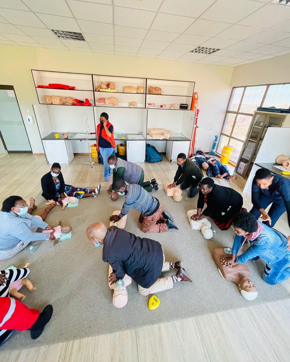 BoitekaneloC's tweet photo. REGISTER FOR BASIC FIRST AID TRAINING 

📆: 04 September 2026
💰: P850.00  
📍: Boitekanelo College, Tlokweng Campus
Register: https://t.co/HAGLMVkesg  

For more info, call/WhatsApp: 267 78 006 150

 #BasicFirstAid #EmergencyPreparedness #BoitekaneloCollege https://t.co/YC5xNT6hX5