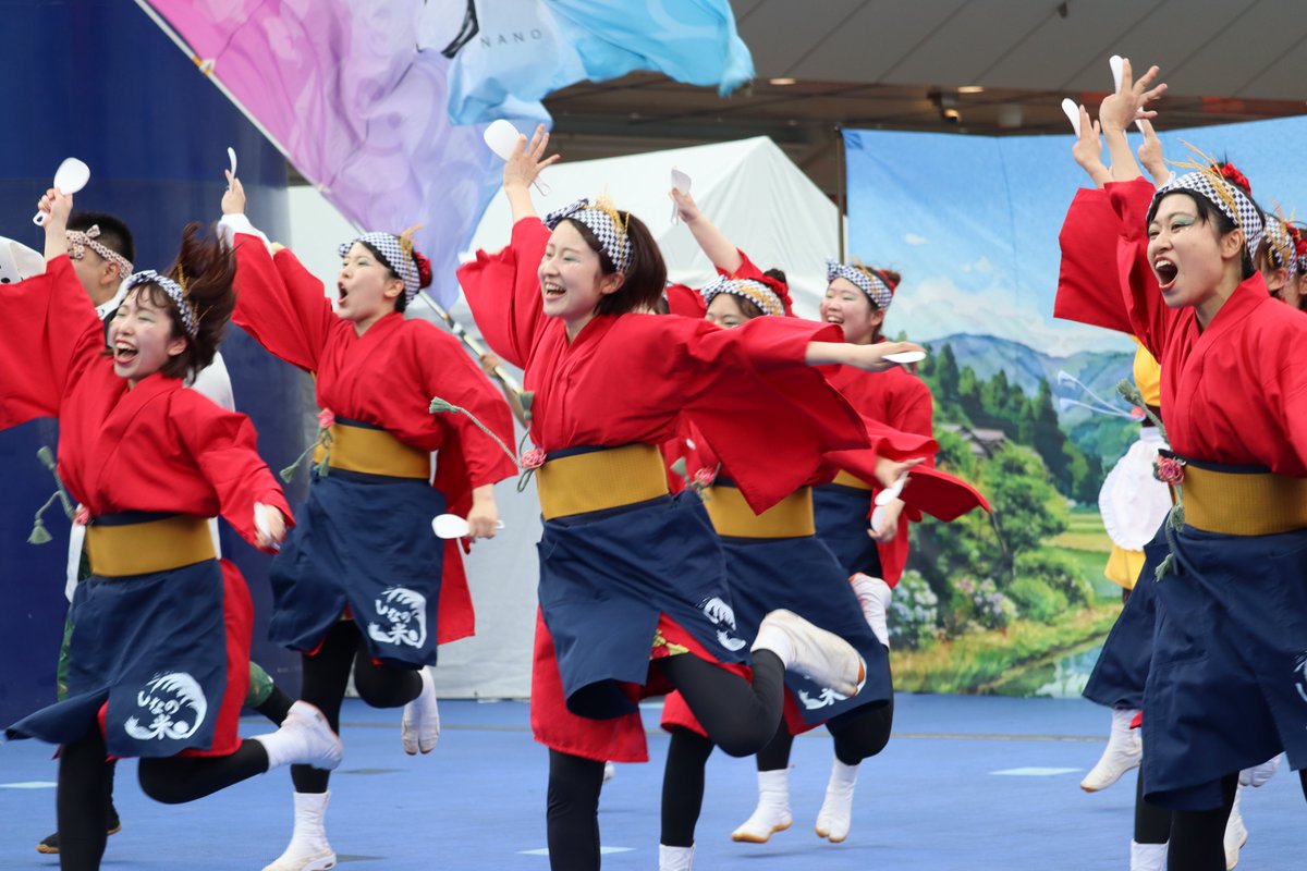 kincham_new's tweet photo. 8.29.どまつり本祭１日目、オアシス21会場から、しなの大和 の皆さんの演舞③。
皆さんの表情がどれも素晴らしい、全力信州人って感じ（もちろんほめてる）。。
#どまつり ＃オアシス21 ＃しなの大和 ＃信州信濃は愛をコメて https://t.co/esf72eHZPg