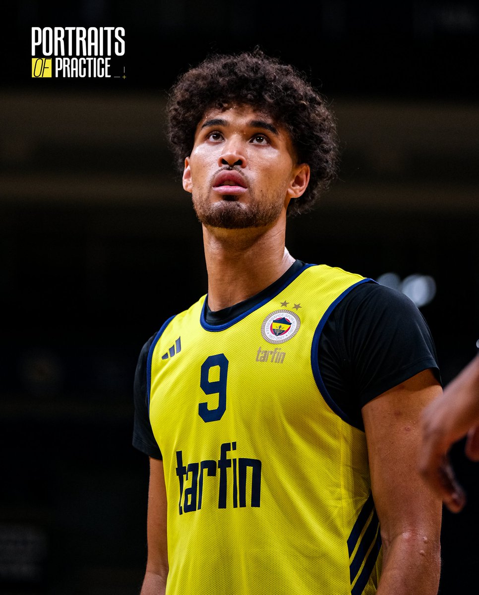 FBBasketbol's tweet photo. Portraits of the Day. 🖼️

#YellowLegacy https://t.co/P7V8S5eXYn