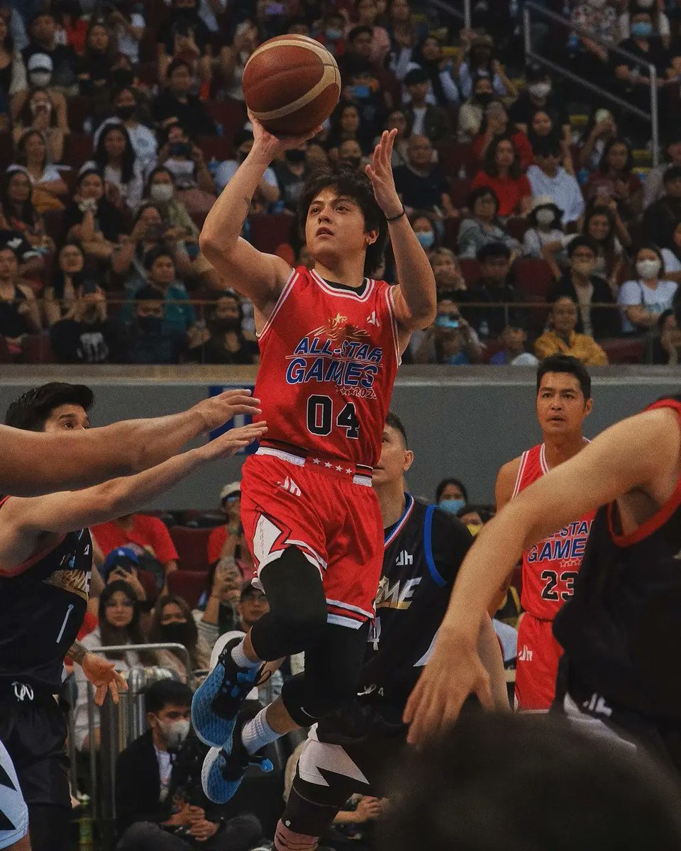 imcha29's tweet photo. Sporty Ford sibs 🏀🏐 https://t.co/PwzPkgkrSZ