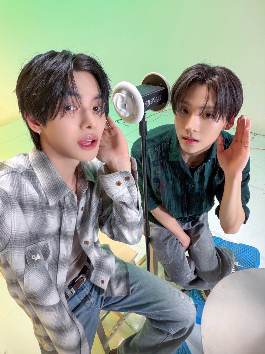 Jongyooen's tweet photo. just two guys, one mic, zero personal space. guess we really said “let’s make this look way too cute” and called it content. https://t.co/VPIMc5BL74