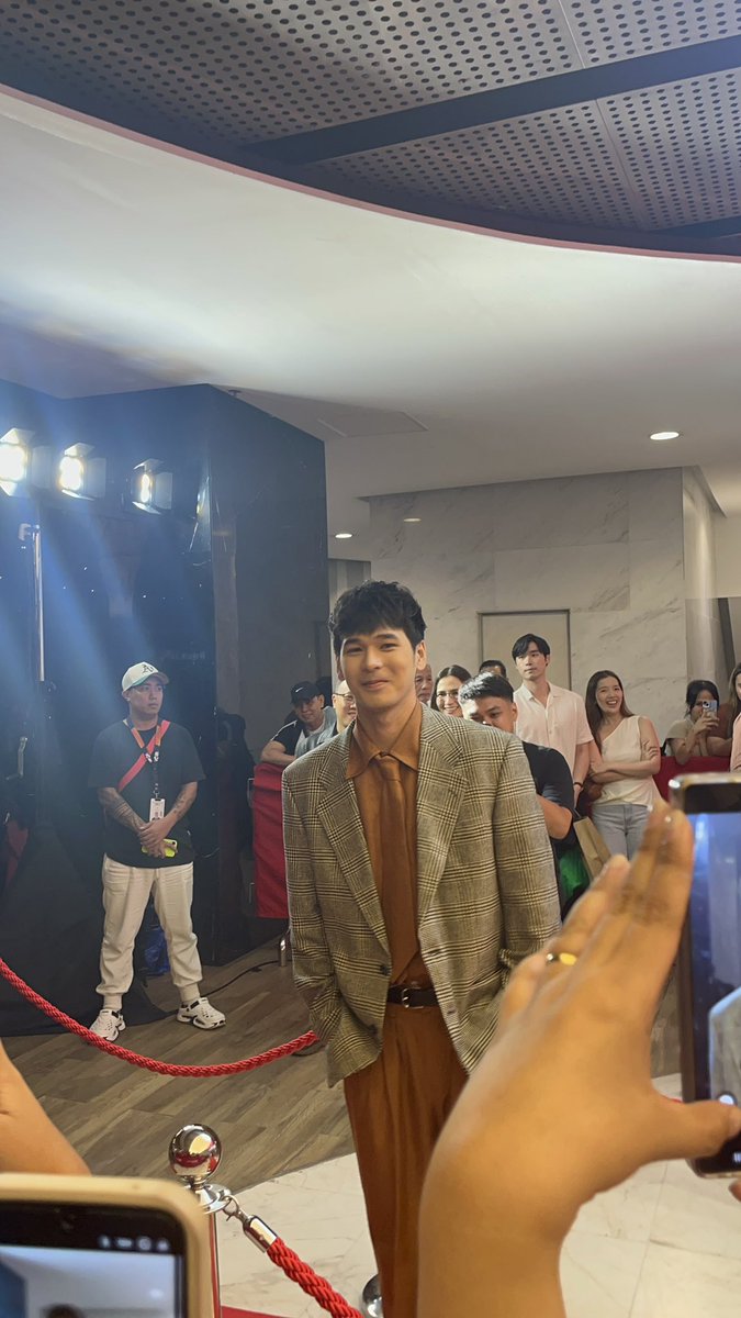 tmblrniwilbert's tweet photo. PUCHA ANG CUTE?? https://t.co/Tm9Jpvs2nB