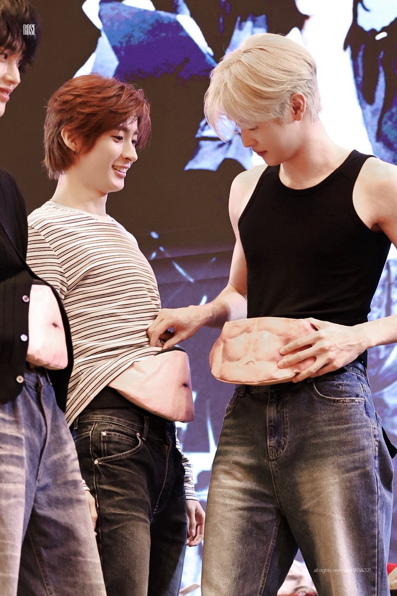 ohdearlover321's tweet photo. 황당 염천 커플 숑톤 https://t.co/5Rr5RxTPQM