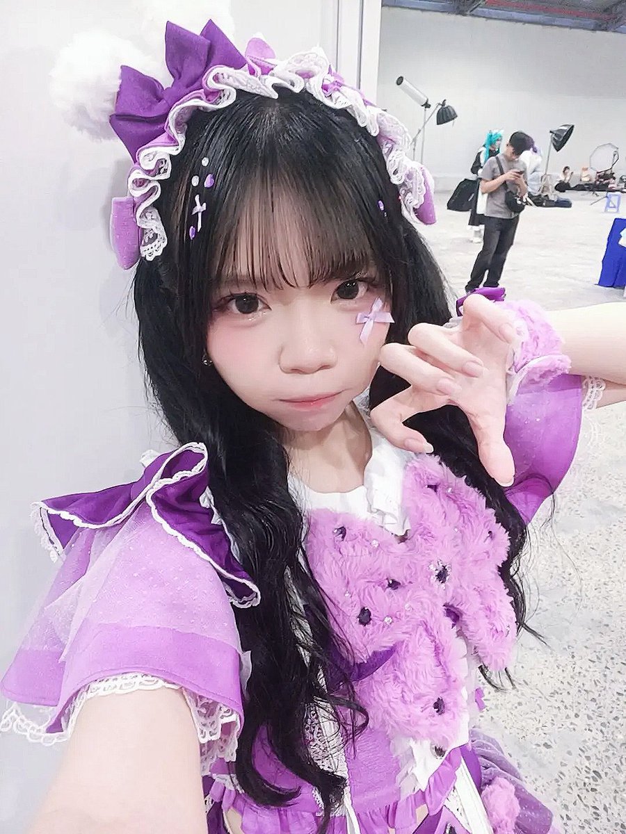 Sumire_BUNNiSAL's tweet photo. 🎐2026.08.30🎐

夏の最後の日を、Natsu MatsuriでPyoneeのみんなと一緒に過ごせて、とっても幸せでした！✨

今日はすみれ、ヘッドバンドにしてみたよ〜🎀
似合うかなぁ？めっちゃ可愛いでしょ〜？🤭💜

°❀⋆.ೃ࿔*:･°❀⋆.ೃ࿔*:･
#Sumire_BUNNYSiGNAL
#BUNNYSiGNAL
#NatsuMatsuri2026 https://t.co/XXffyDGX3H