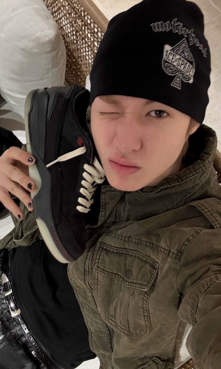 martinglitz's tweet photo. #TEENBOI 🖇️⋆｡🎧 .⋆♱ https://t.co/u4LZy3n7bd