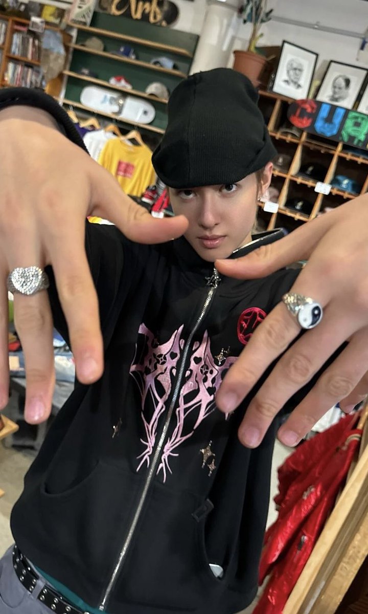 martinglitz's tweet photo. #TEENBOI 🖇️⋆｡🎧 .⋆♱ https://t.co/u4LZy3n7bd