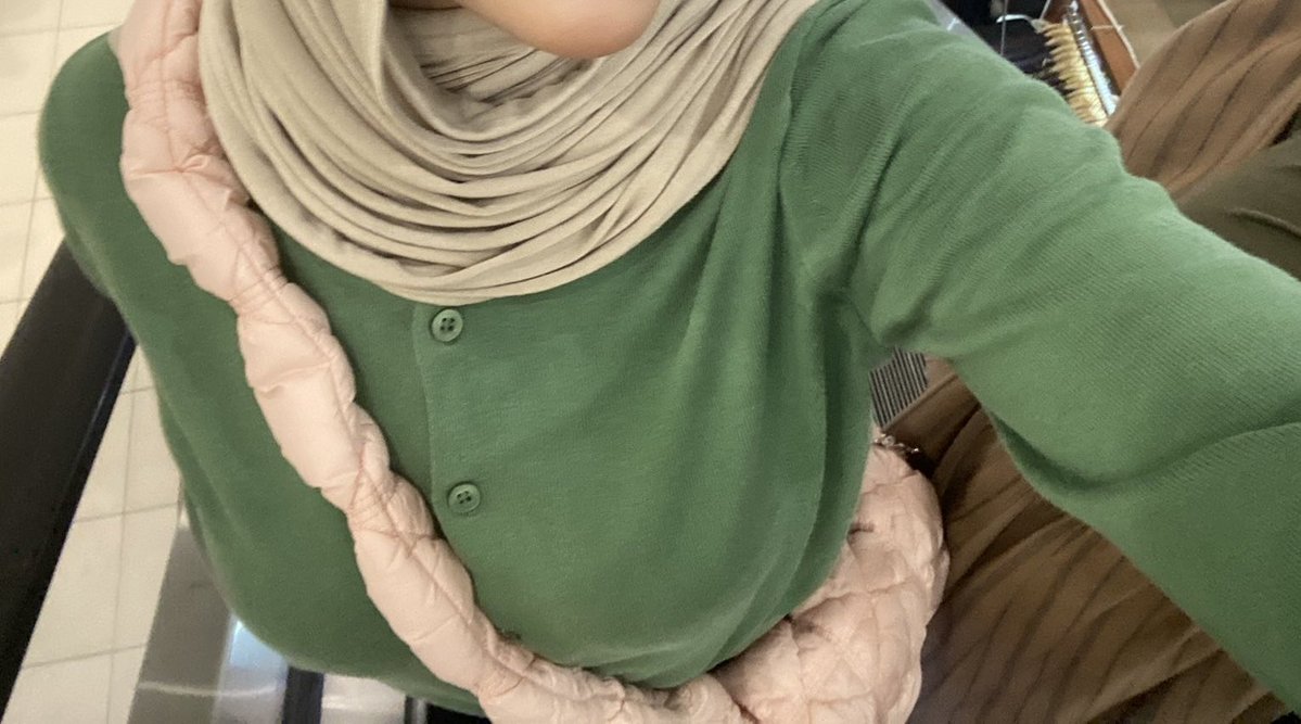 Reevgevr's tweet photo. cape bgt hari ini, ciuman 5 menit boleh? https://t.co/110Fvfeueu
