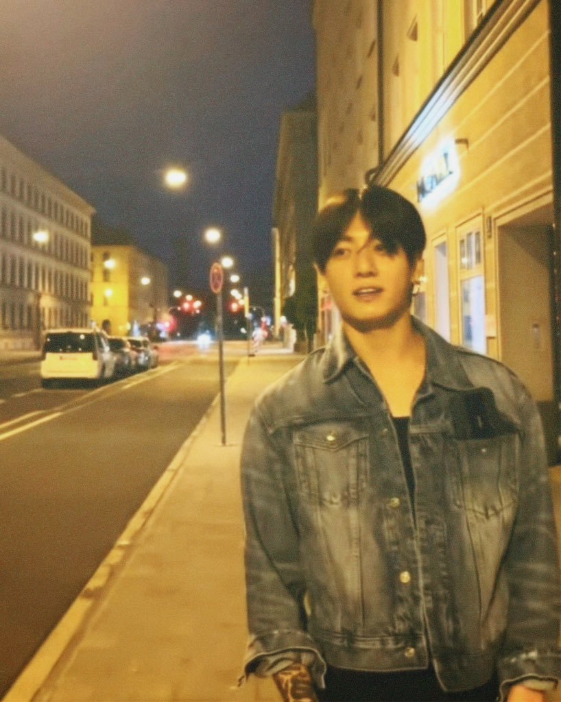 _ssemarentes's tweet photo. 생일 항상 건강하고 행복하길 원하는 모든 것을 즐기고 행복하길 바랍니다. 💜
@BTS_twt 

#HAPPYJKDAY
#JUNGKOOKisFYA
#AlwaysByYourSideJK
#YouAreThatSomebodyJK
#BornGoldenJungkook
#WorldVocalJungkook
#PARTYPARTYJK
#JKRulerOfTheStage https://t.co/0jE7wvLpsg