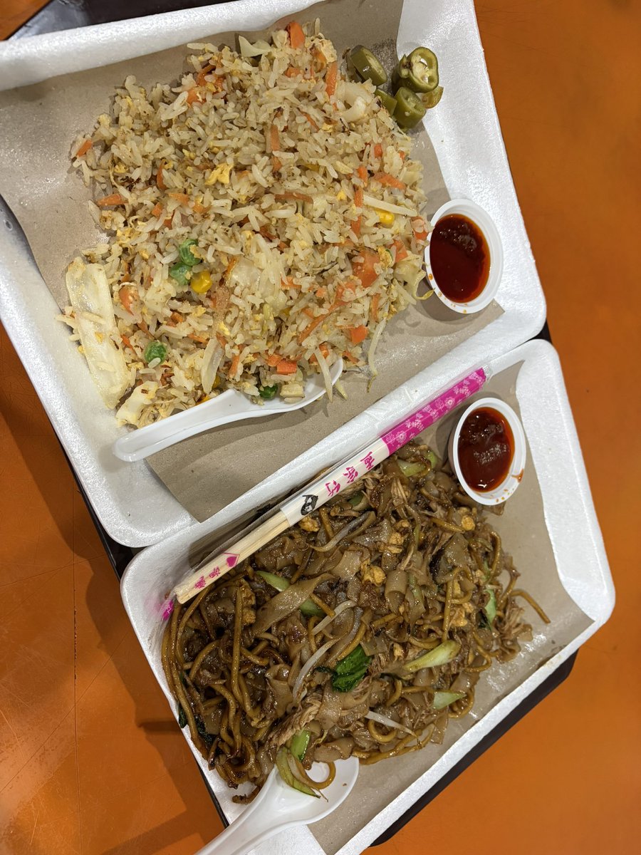 ryogo1012's tweet photo. この焼きそばがかつてない程に美味い！
食べたことない味
そして明日はユニバとハリポタ〜 https://t.co/e9dd6dVVVB