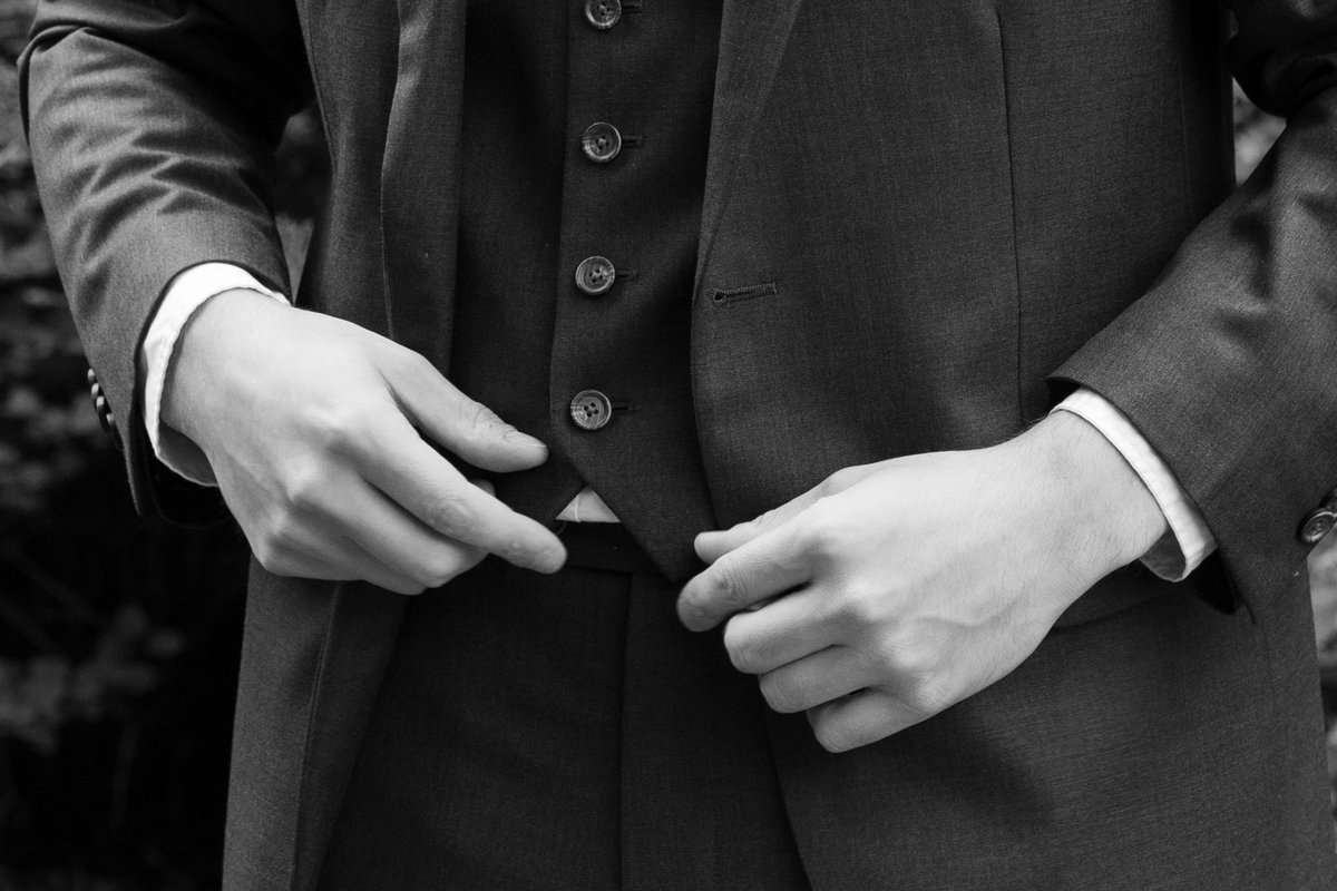 audcalhoun's tweet photo. hands! from my wedding! my husbands hands! my best friend and I holding hands! https://t.co/Nu20axBBs7