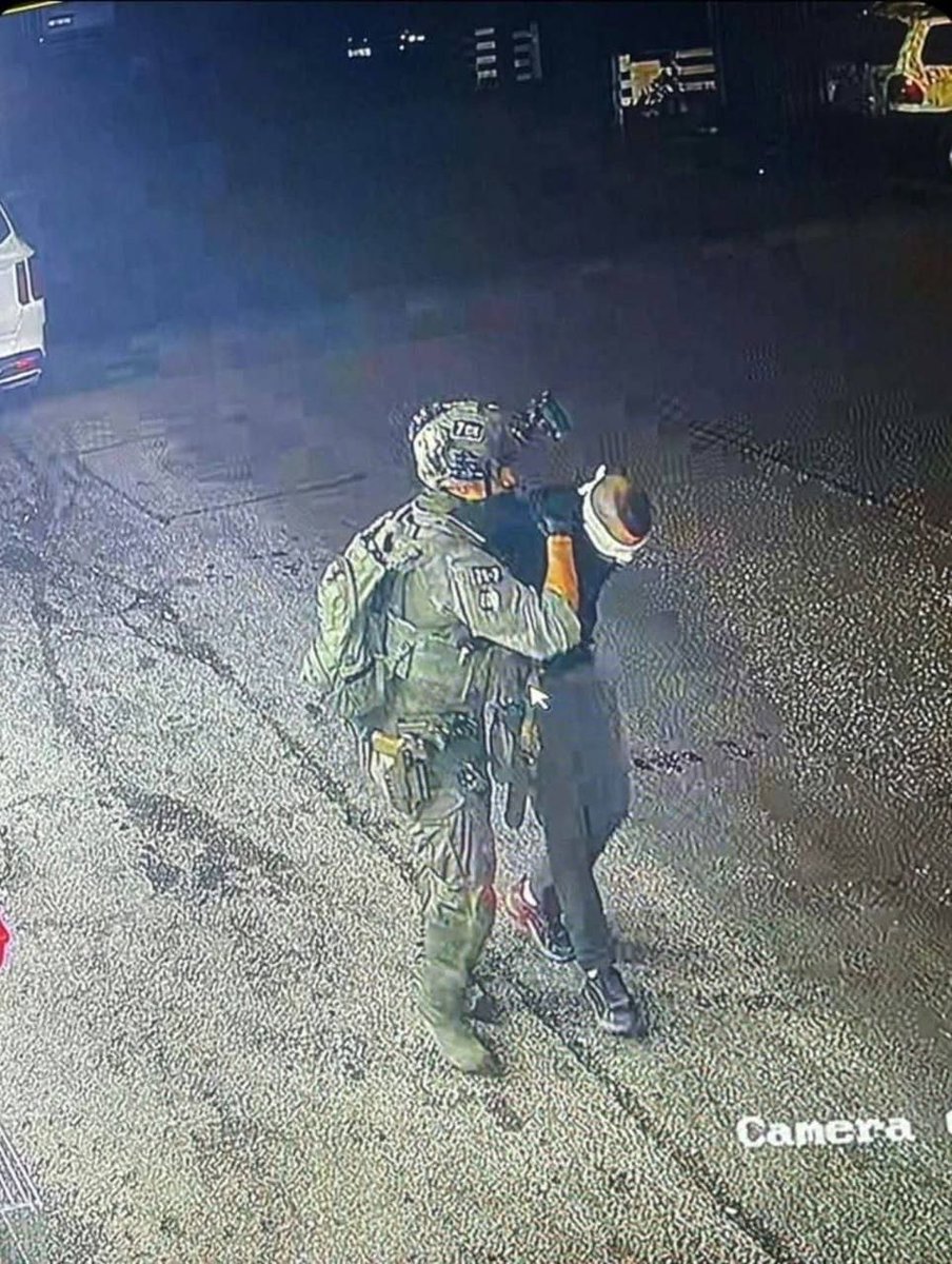 MonicaLaredo2's tweet photo. 🇮🇱Uma unidade especial das forças israelenses conseguiu "capturar" esta noite o procurado Fatah Al-Ashqar, em uma operação realizada perto do estádio municipal na cidade de Nablus.

Al-Ashqar era um dos líderes da organização terrorista "Eriin Al-Asud" e também serviu como oficial nos mecanismos de segurança da Autoridade Palestina.