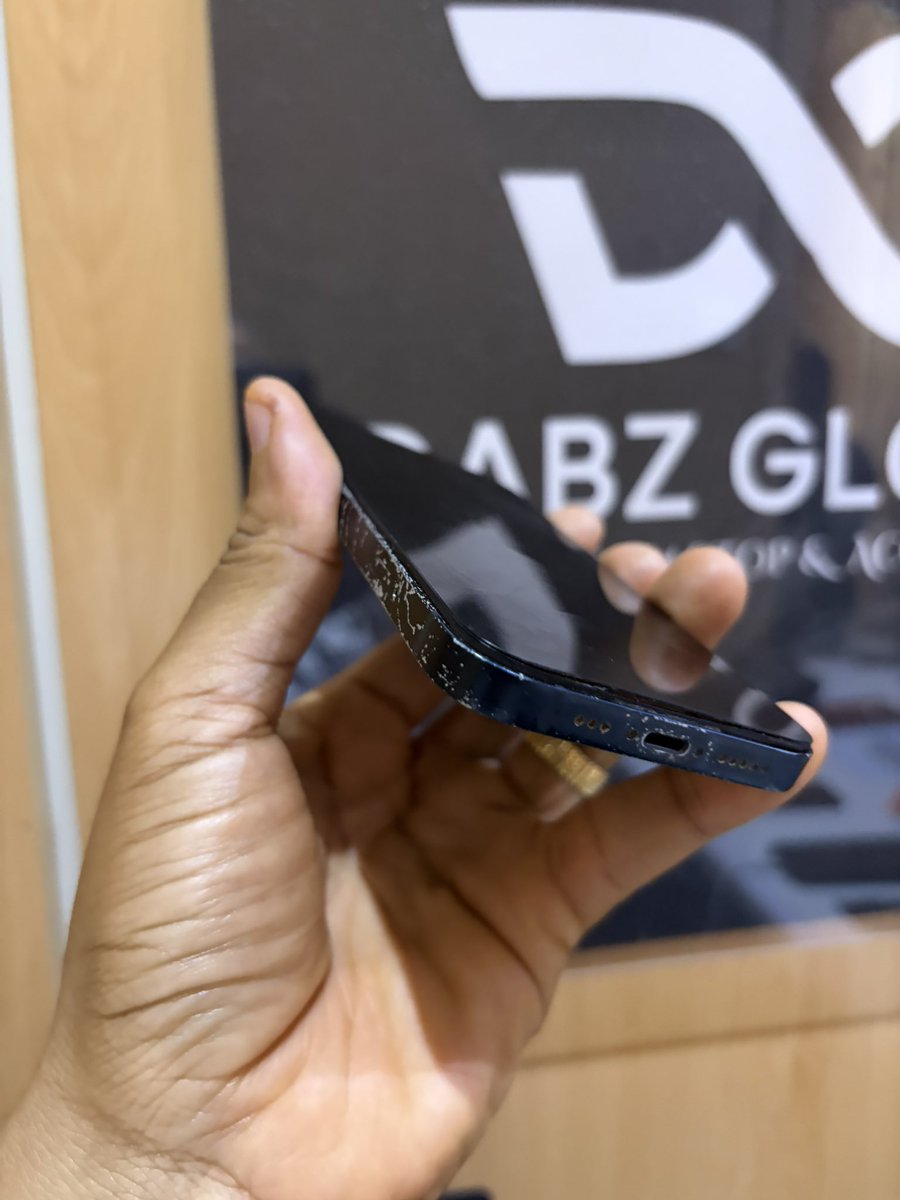 dabz_global's tweet photo. Police deal ‼️iPhone 13 128gb with 100% battery capacity. Screen has been changed and has a crack. The screen is raised (pls see pics). Back glass is broken. Face ID works great

Price: N150,000

Account: 8232100166 Dabz Global Biz Ven  Moniepoint 

Payment on deals are binding! We will not refund or repost, if you have “changed your mind”. We will refund/ come to an agreement according to your wish, if the description of what we posted is different from what you received.  Please be sure you want this before payment. RESPECT THE PROCESS‼️    

Nationwide Delivery 🚚📦
