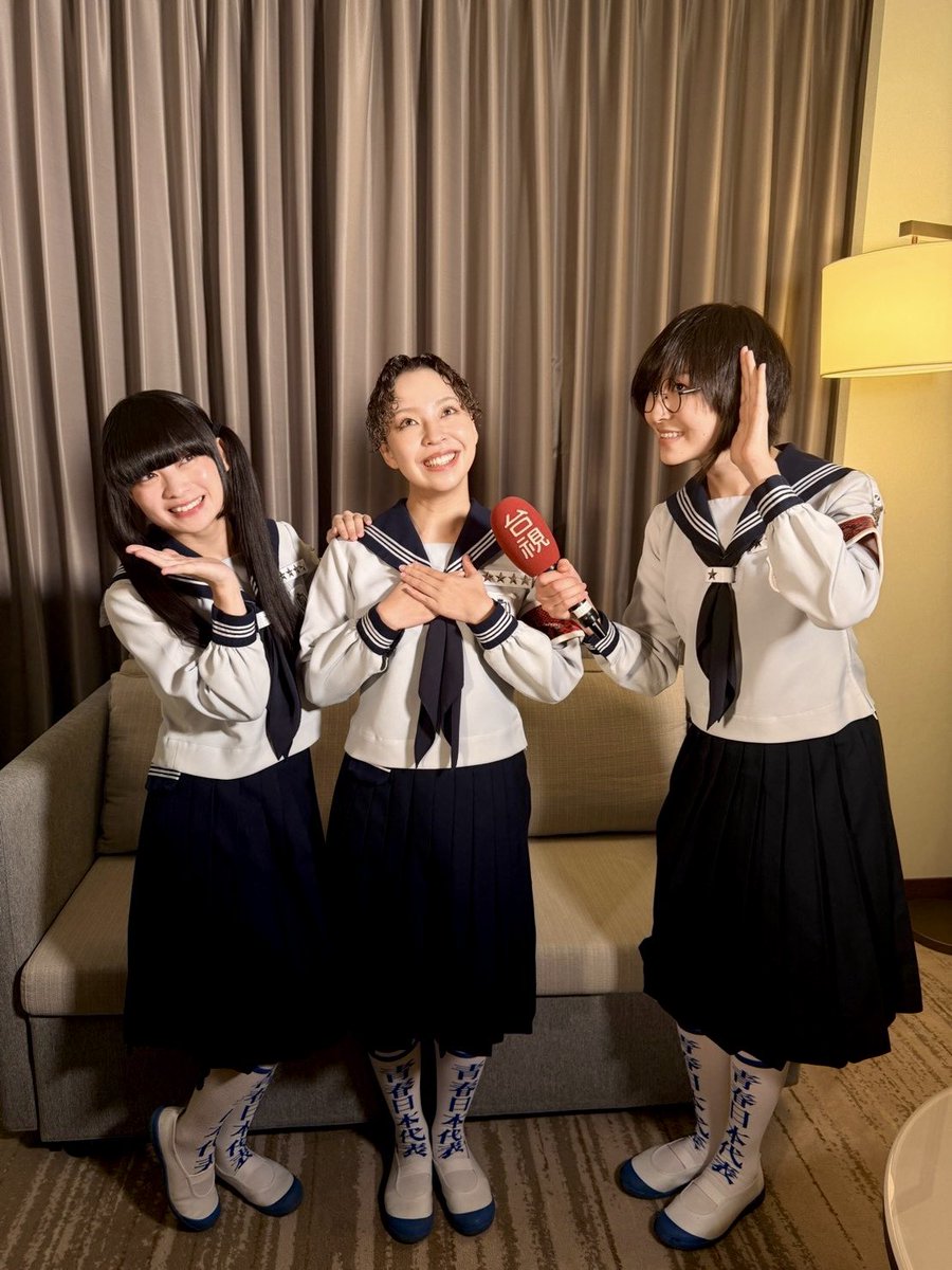 新しい学校のリーダーズ 公式リリイベ時直接もらった全員直筆サイン入