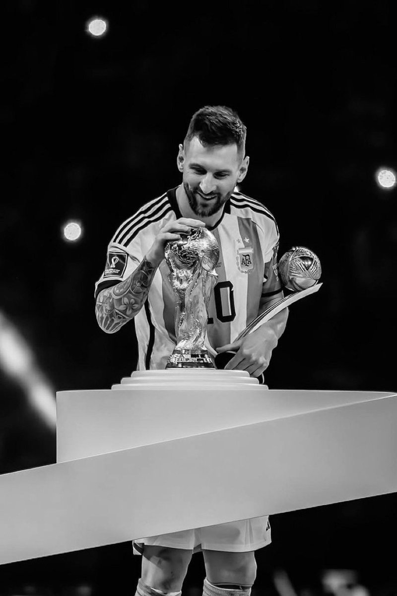 PreciyIsi's tweet photo. I don’t know what to feel man. Lionel Messi has won everything, but this reminds me that his career is nearing the end more than ever.

His dad passing broke him, coupled with the fact that he loves the Argentina national enough to walk away and let the young players start building early.

Argentina are lucky to have you, Leo. Hopefully we enjoy you at club level for a little longer. ❤️