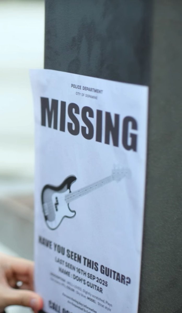 ddu_kyungsoo's tweet photo. Police Department
City of DOPAMINE

MISSING
🎸

HAVE YOU SEEN THIS GUITAR?
Last seen 16th Sept 2025
Name: DOH'S GUITAR

Help rt, helping my friend finding his guitar here ☹️ https://t.co/Bk5XwPPKef