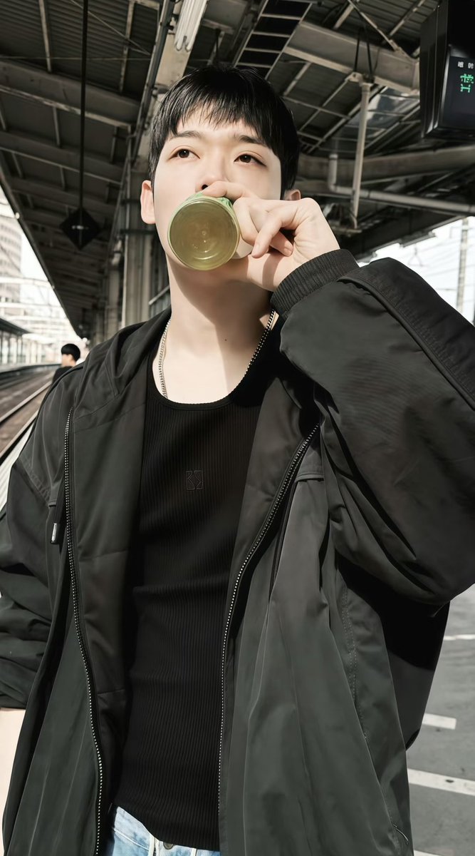 _yoon9999_'s tweet photo. ロングヘアの話に戻していい？（勝手にしろ）ロングヘアの投稿から2ヶ月もしないうちに謎に前髪ちぎられてるのおもしろいんだけど…そんなことより日本、しかも地元、なんなら実家から10分くらいのところにユンシクが来てたの知った時リアルに声出た😂またいつか静岡きてね🥺💕 https://t.co/JkVdY3aiLV