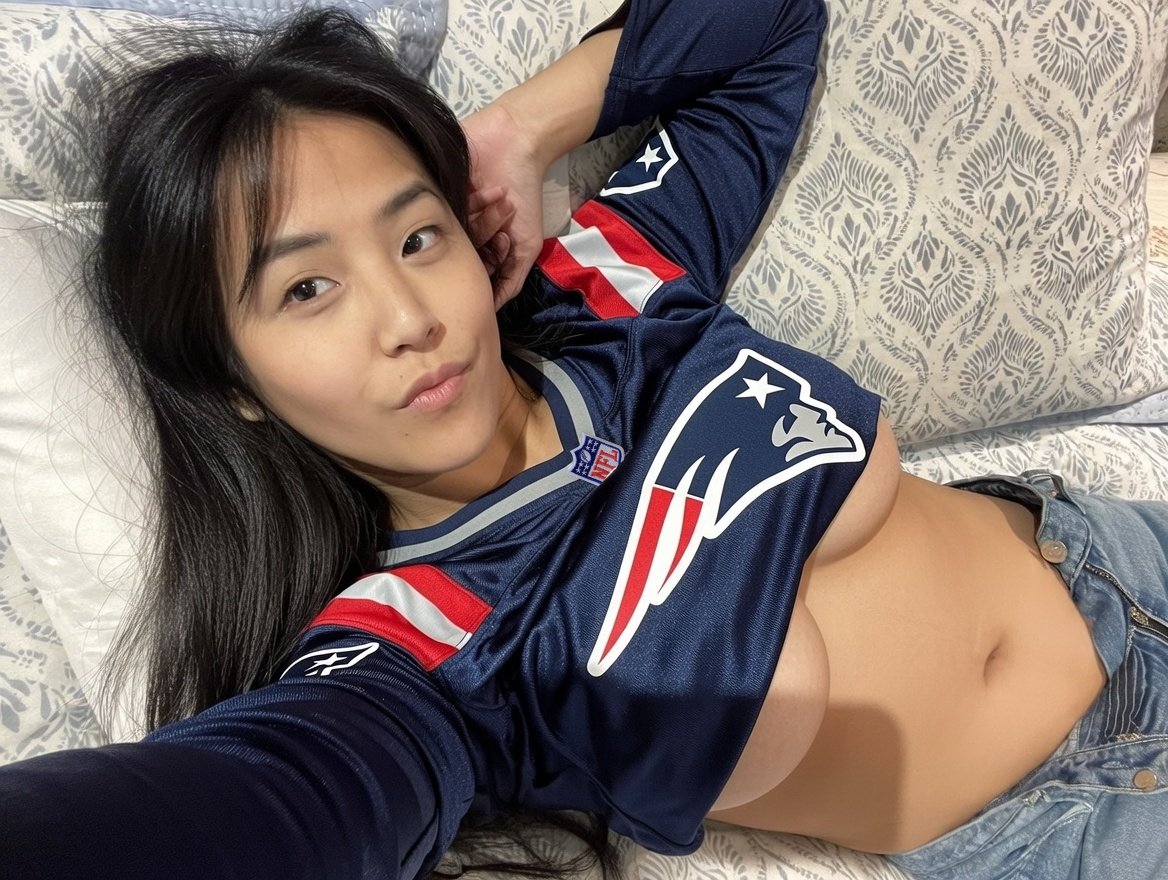 andiipoops's tweet photo. NFL is BACK >.< 
#Patriots #NFL https://t.co/R9SkJycLnk