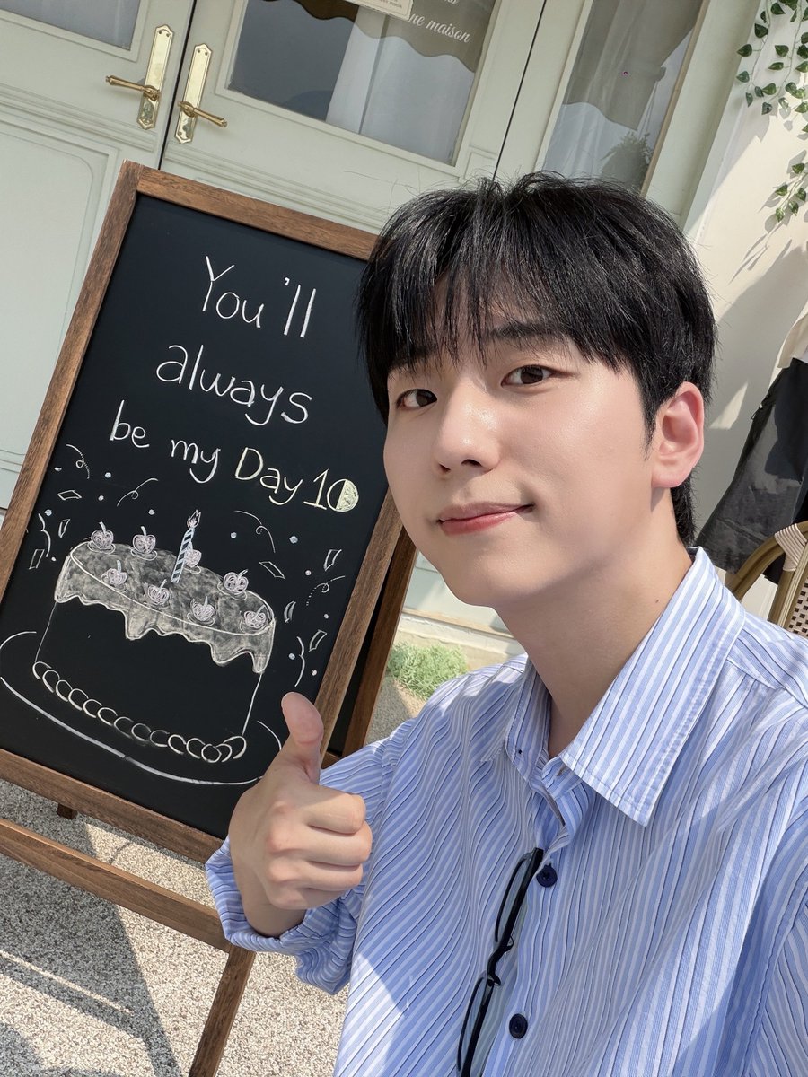 givwooclass's tweet photo. it's 901day, happy september gunil 💛 https://t.co/4xSB0EDt7b