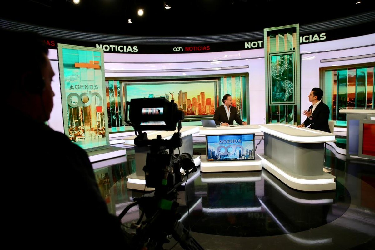 JorgeRoHe's tweet photo. Gracias a @juanpadeleo y a @adnnoticiasmx por el espacio para platicar sobre lo que viene rumbo al 2027 y el trabajo que estamos construyendo desde Acción Nacional.

Hablamos de las Coordinaciones de la Defensa de la #PatriaFamiliaLibertad. 🇲🇽💙

¡Vamos con todo rumbo al 2027! https://t.co/sD6UpnDZCH