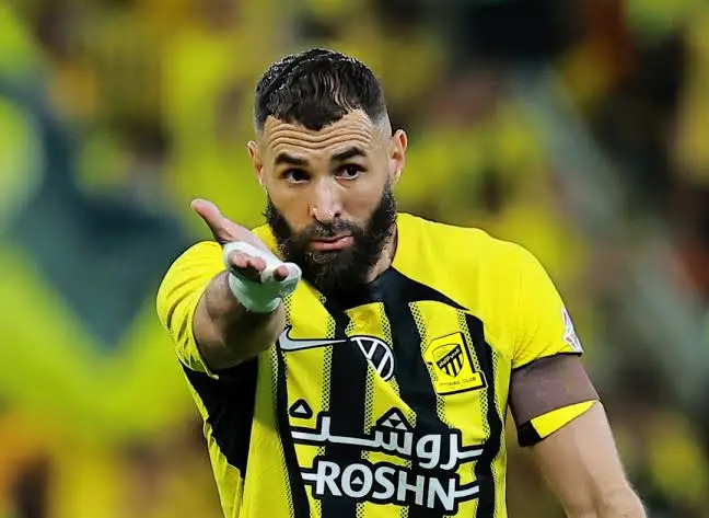 solofichajes123's tweet photo. El delantero francés de 38 años Karim Benzema se convierte en agente libre a pocas horas del cierre del mercado de fichajes tras acordar con el Al-Hilal de Arabia Saudí su desvinculación https://t.co/C9XyDiBpNA